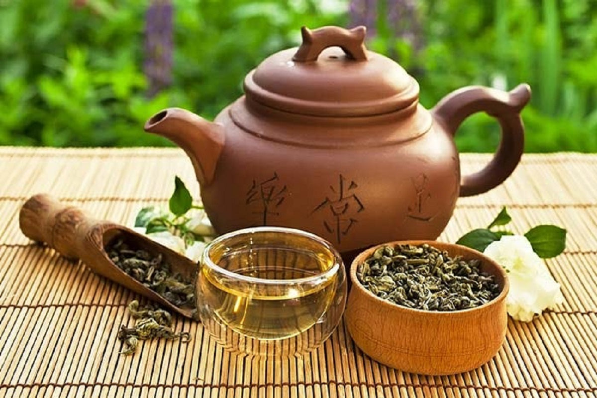 Unveiling the True Nature of Oolong Tea: Is it Black or Green Tea?