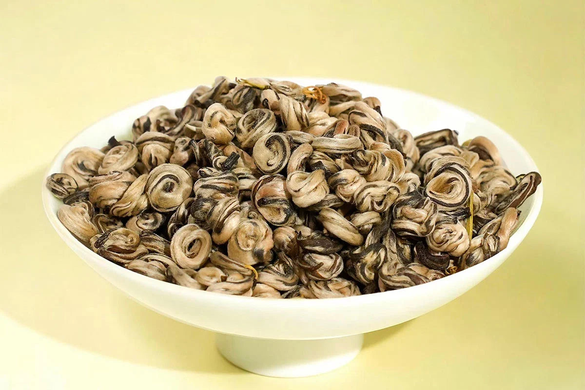 How to Store Scented Tea So the Floral Aroma Lasts