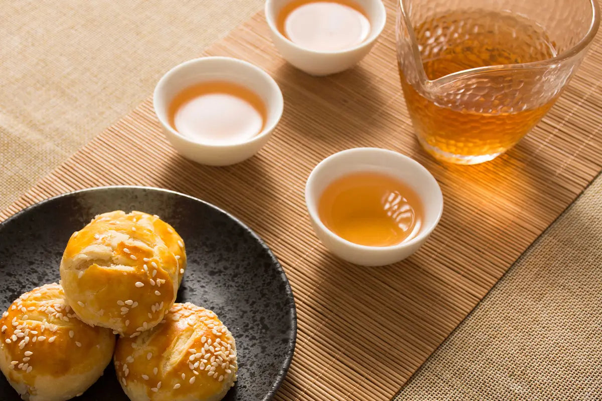 Perfect Snacks with Oolong Tea