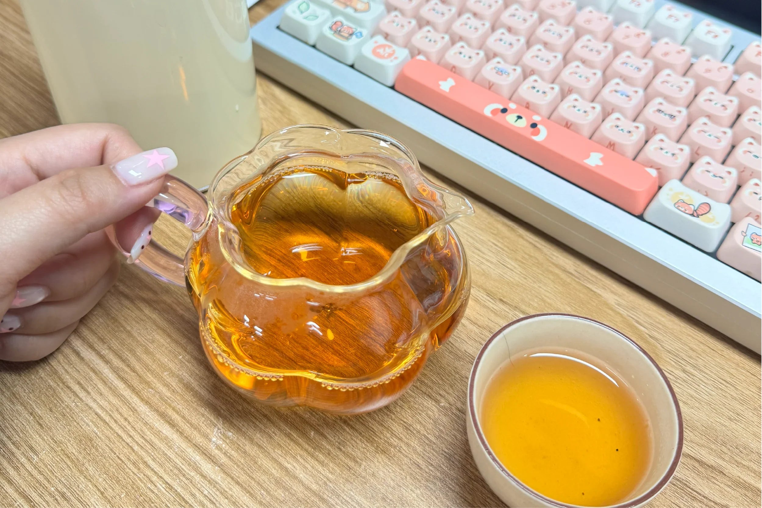 What to Drink Instead of a Second Cup of Coffee: 4 Chinese Teas for Afternoon Energy
