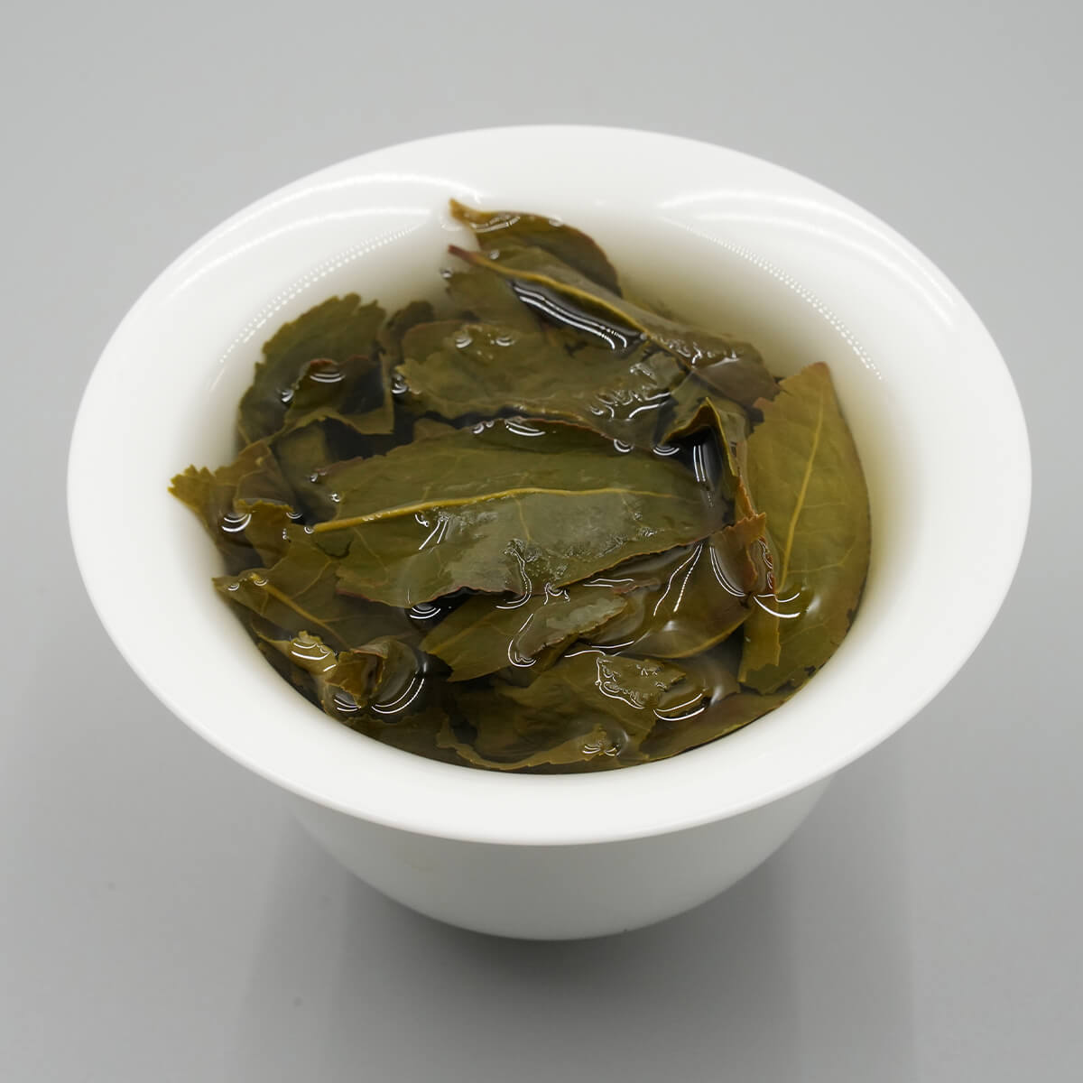 Tea-leaves-and-tea-broth