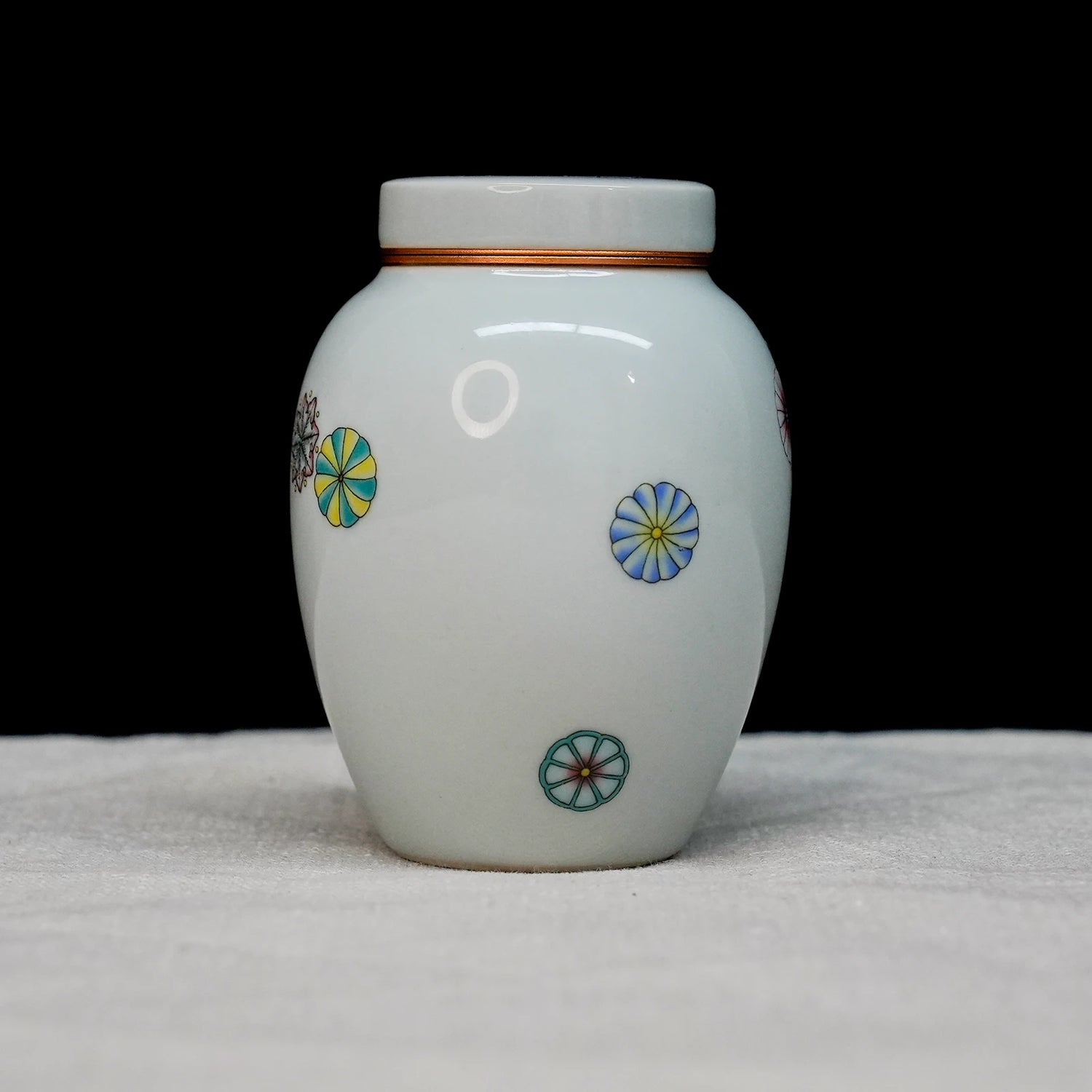 Portable Tuanhua Ceramic Tea Canister / Tea Storage Jar